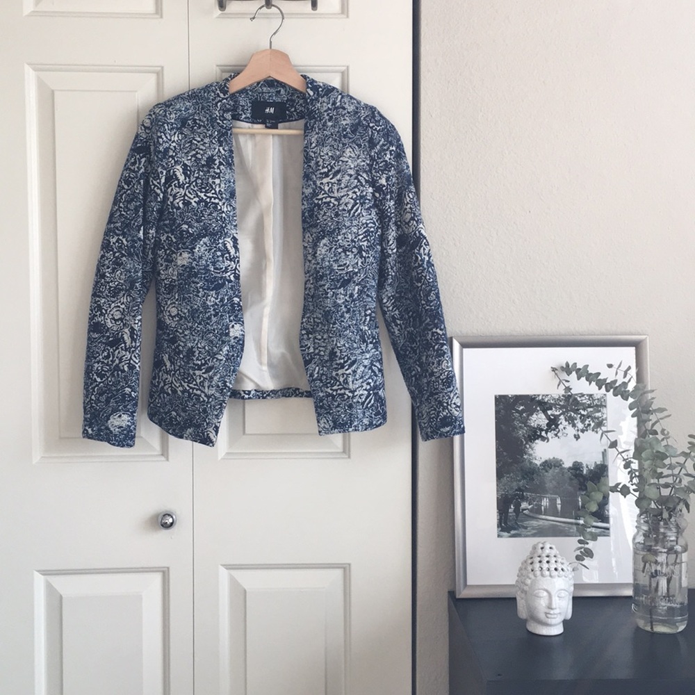 Blue pattern blazer